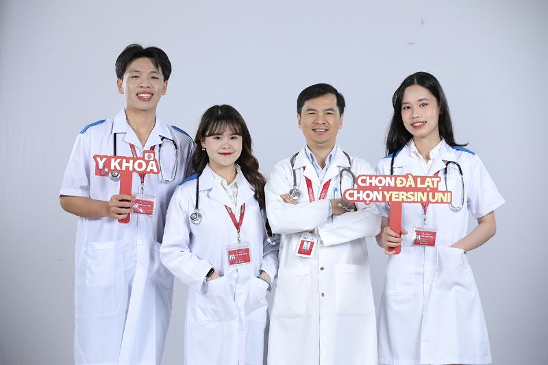 Chuyên gia y tế đưa lời khuyên về học tập và thực hành nội khoa